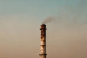 China's Economic Resilience Tested as Growth Slows to 4.8% Amid Structural Shifts - Professional coverage